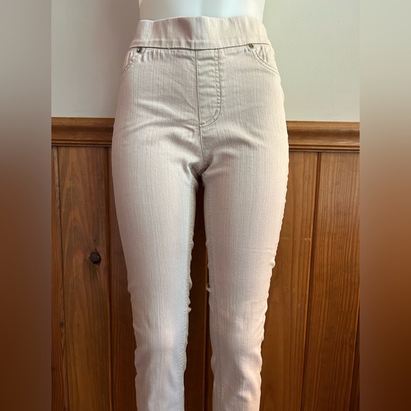 Chico’s pull on denim jeggings, cream/beige, sz 0.5, size 6 US, flat front - Picture 3 of 7